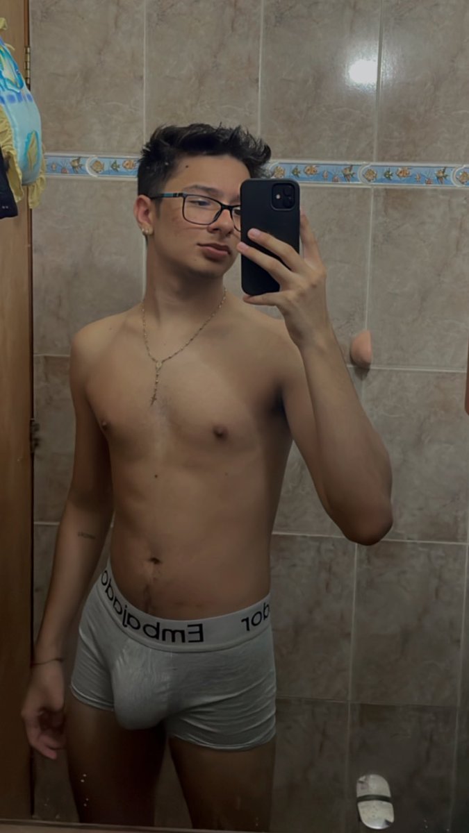 JocEllindo's tweet photo. Ya me bañé ✔️ https://t.co/VYR8QZ6ZOD
