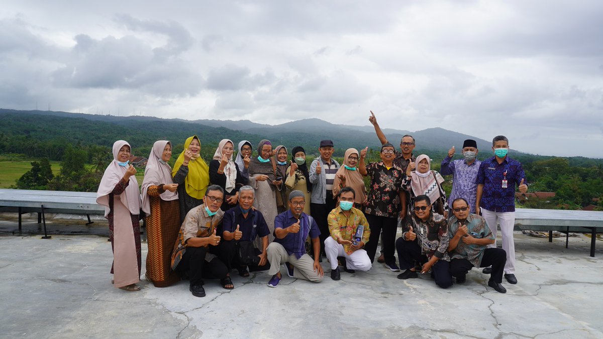 rsudbanyumas's tweet photo. Kegiatan Silaturahmi Paguyuban Pernah dan Purna Tugas RSUD Banyumas bertempat di Aula Thalasemia RSUD Banyumas, Sabtu (13-08/2022)

Pertemuan Rutin Paguyuban Purna Tugas di selenggarakan kurang lebih setiap 2 bulan sekali, Hari Sabtu, Minggu ke-2. https://t.co/KL1k3LexLt