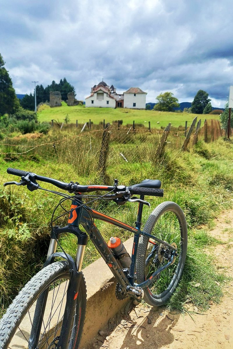 ClaudiaVRey's tweet photo. #HappySunday Hoy fue un feliz Domingo rodando en bici cerca a #sopo #Cundinamarca 😊🚴♀️🚴♂️fue una excelente ruta #rodandojuntos https://t.co/xcLaJxyX6M