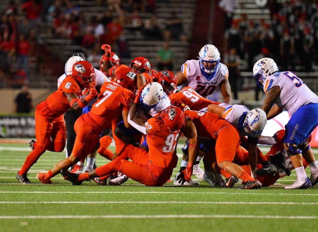 Blessed to receive an offer from New Mexico university ‼️ <a href="/UNMLoboFB/">New Mexico Football</a> <a href="/GenoRamsey/">Coach Geno Ramsey</a> @JHaywoodUNM <a href="/CoachBVignery/">Brice Vignery</a> <a href="/Coach_JL51/">Coach_Landoll</a>