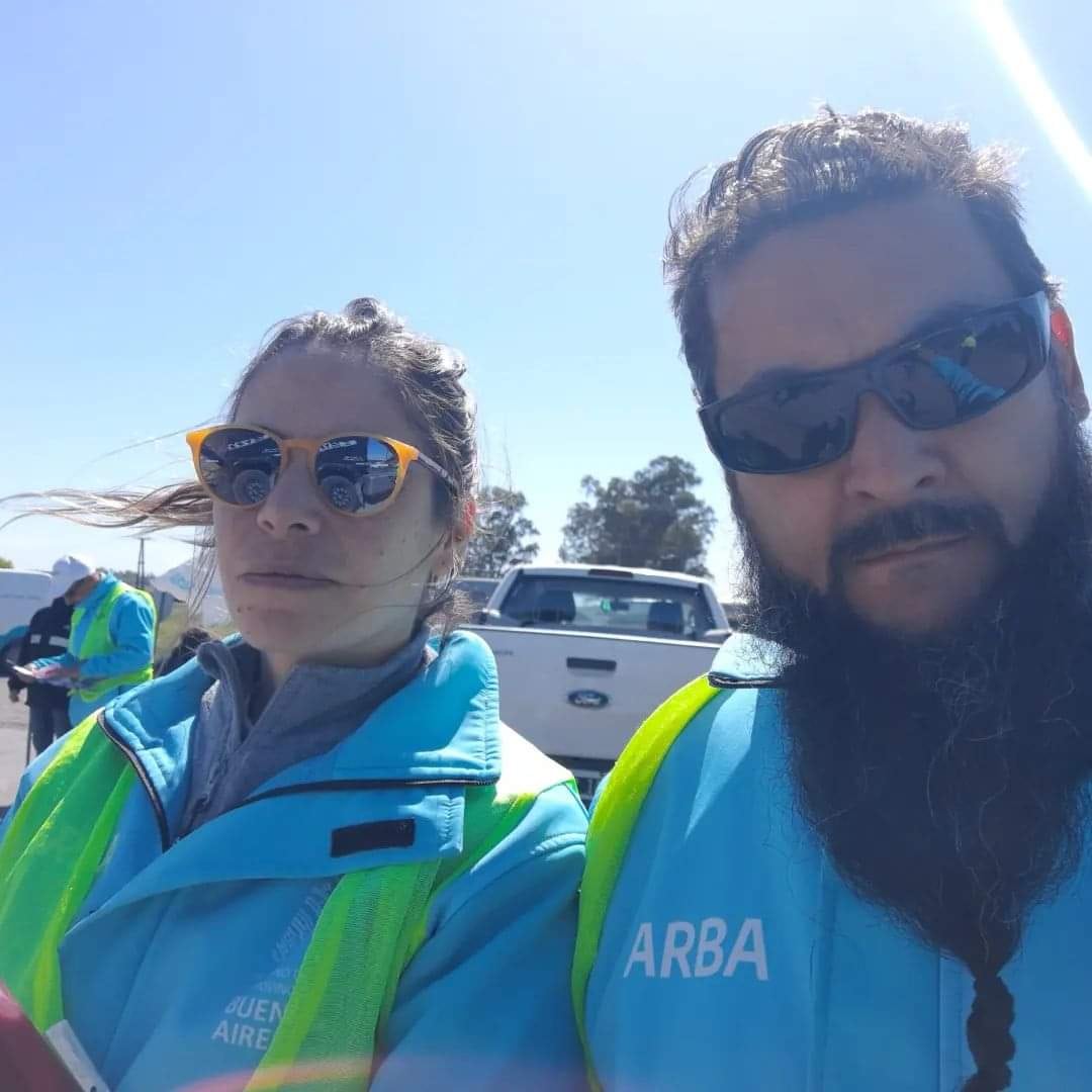 RespetoYD's tweet photo. Carolina y Gerardo y recorriendo la provincia haciendo control de mercaderías en tránsito en Azul.
#Sonparte #votaverde #gremio
#Separte #8denoviembre https://t.co/wcrPZvdMvs