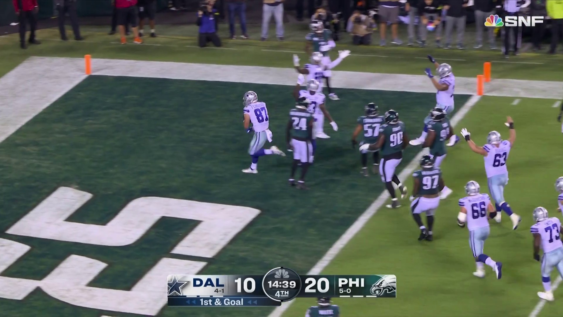 Cowboys at Eagles / Twitter