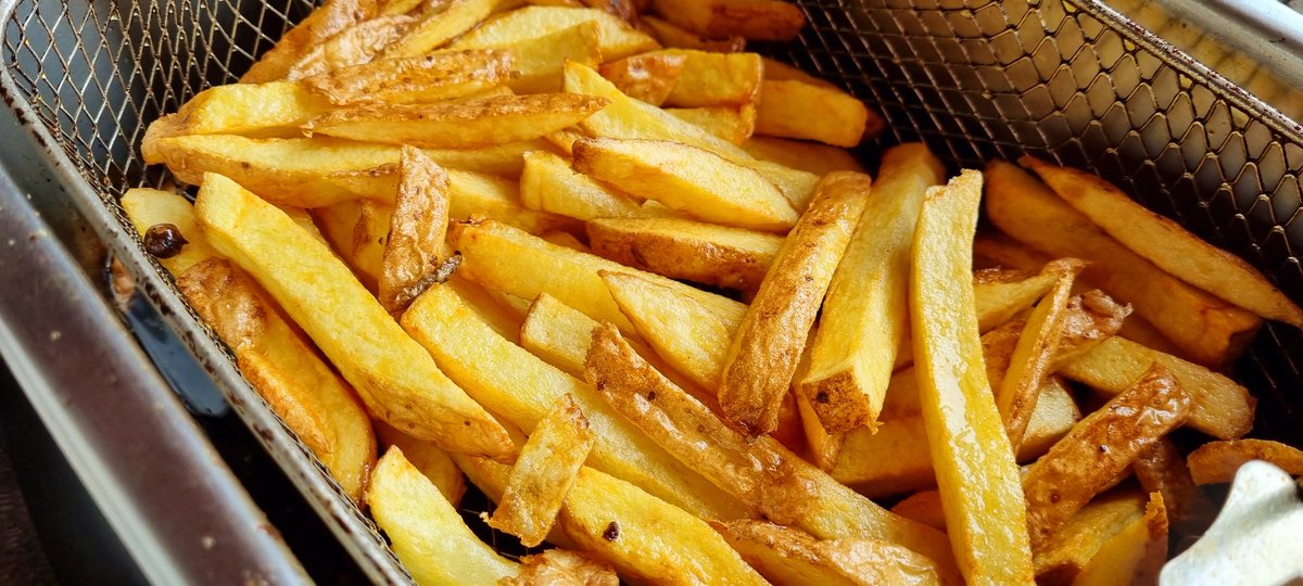 bbhouseuki's tweet photo. Hand Cut Chips. YUM! https://t.co/AdTbrUC28K
