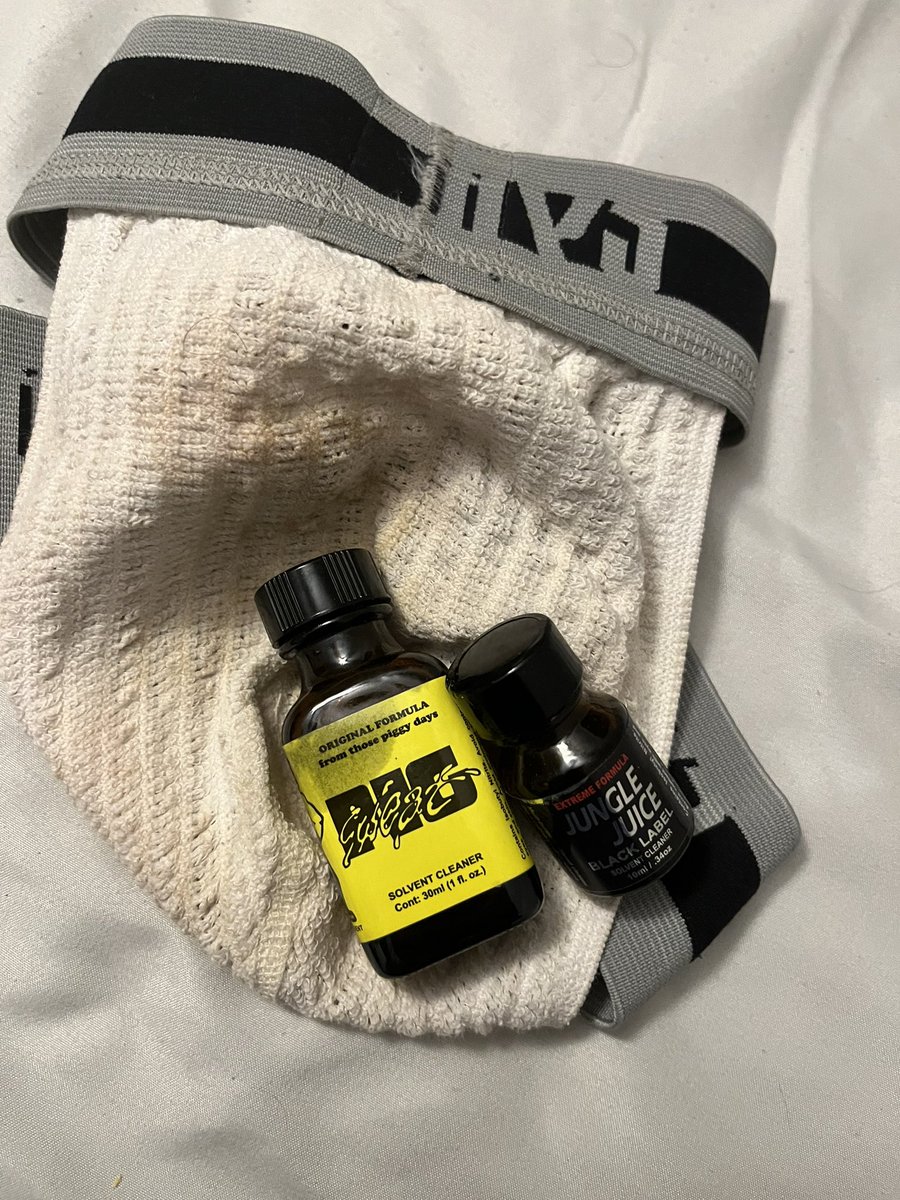 uncutbarber's tweet photo. RT if you can smell this pic #usedjock #poppersrush #poppersgay #popperpig #poppersaddict #batesesh #popperbate #pigsweat #junglejuice https://t.co/9tdoRL9UkJ