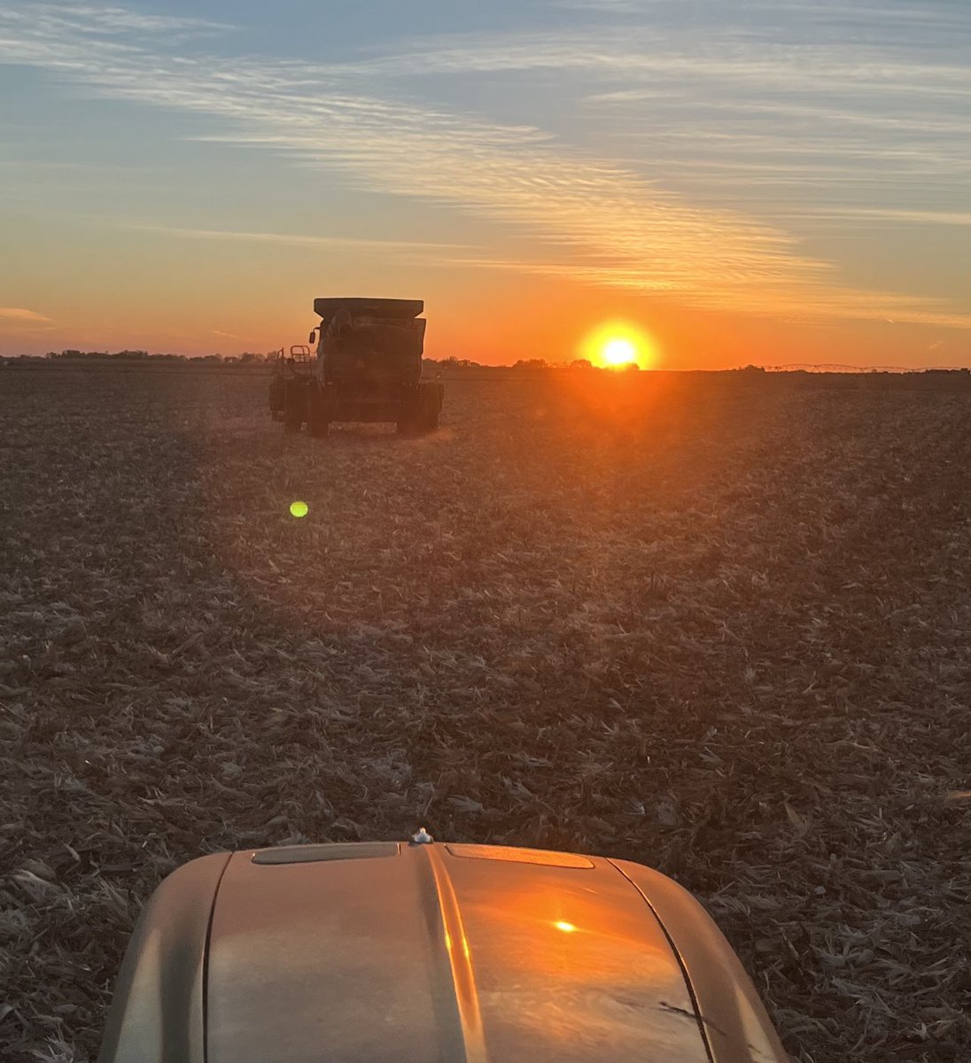 It sure is hard to beat a good Nebraska Harvest Sunset! 🌅