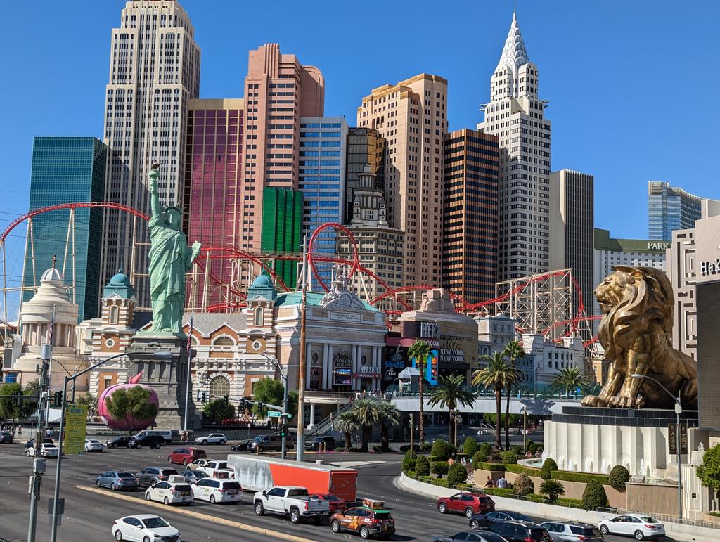 ComedianJamake's tweet photo. Loving this #Pixel7Pro camera @madebygoogle!! #Madebygoogle #photography #phonography #andrography #photos #vegas https://t.co/Mn2JDKnmuf