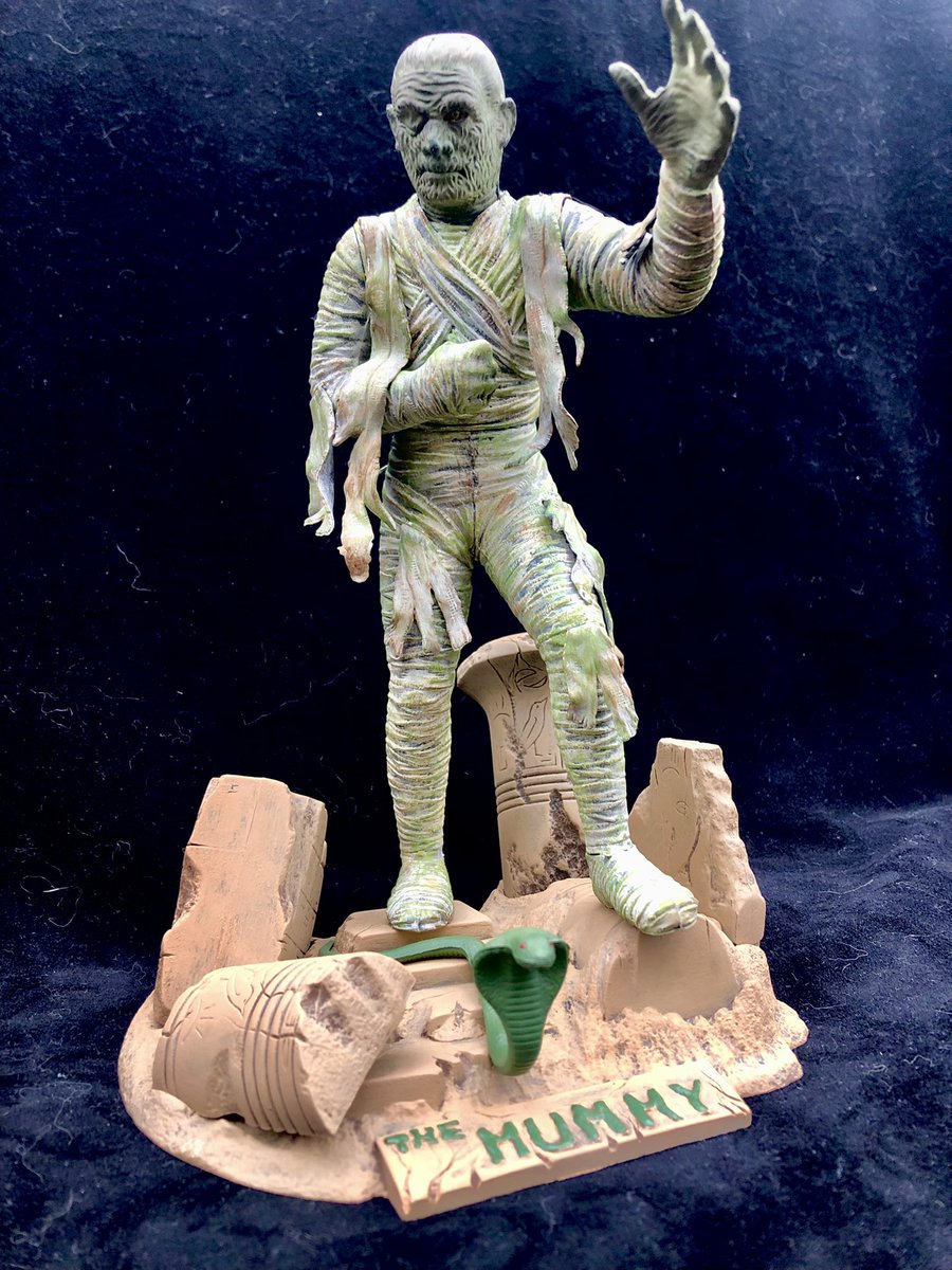 magictoasterfi1's tweet photo. “You will not remember what I show you now, and yet I shall awaken memories of love... and crime... and death...” - Imhotep, 1932
#auroramodels #imhotep #captaincompany #UniversalMonsters #themummy #monstermodel https://t.co/KuD0aGvpTI