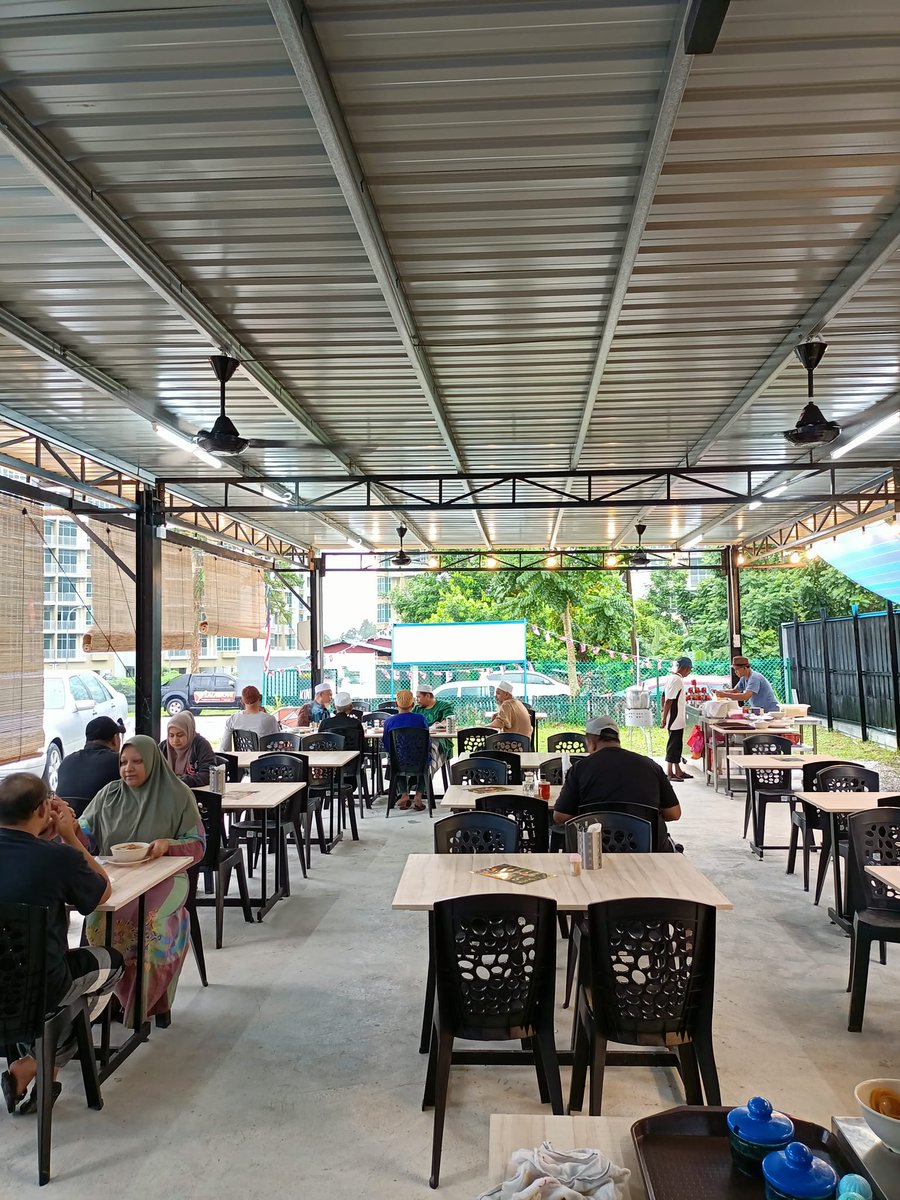 maqanmy's tweet photo. Untuk yang tinggal di sekitar Tebrau juga Plentong boleh kesini dekat dah tu 😉😉
.
📍di hadapan Masjid Taman Saujana Plentong
⏰6:30 AM - 4:00 PM
📞https://t.co/7btLRj5yeb
.
Facebook page D'Dapur,
https://t.co/RVtBsf2wjX
.
#maQanJohor #maQanJohorBahru https://t.co/Rs7mjxmmTu