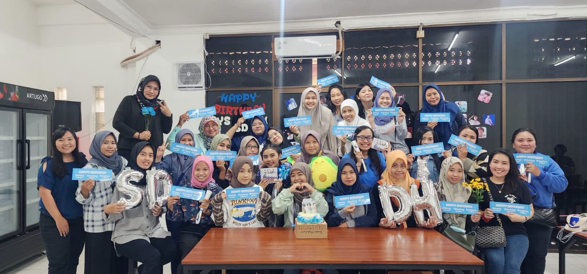 RatihDam18's tweet photo. Happy Day With @ELFSurabaya 
Sampai ketemu lagi gengs 😁 https://t.co/AA8xwkChQ1