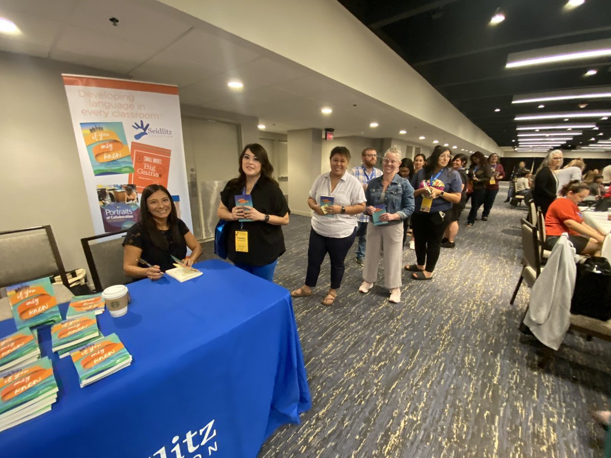 In my element ♥️🖋️📖📚🗣️

🙌🏽 #TellYourStory #IfUonlyKnewBook <a href="/Seidlitz_Ed/">Seidlitz Education</a>