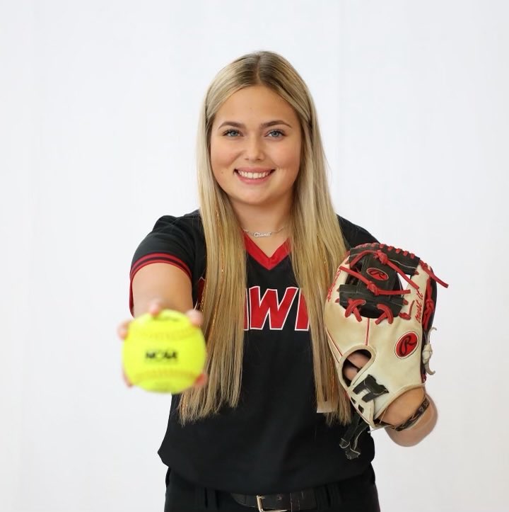 MEDIA DAY ALERT AT HOLY NAMES UNIVERSITY!! GIANA QUINTANAR  GETTING READY TO PUT SOME WORK IN!! SO PROUD OF YOU G!!! 💙🥎💗⁦<a href="/HNUAthletics/">Holy Names University Hawks</a>⁩ ⁦@FloSoftball⁩ #HARDWORKPAYSOFF