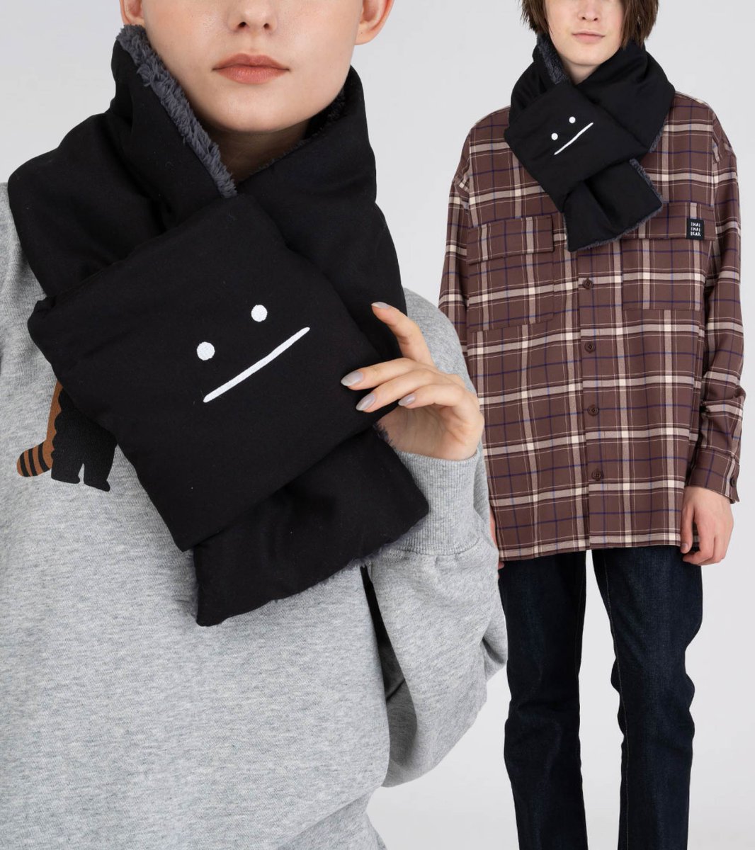 ビューティフルシャドー》がマフラーに！ボアに巨大な目と口が刺繍され