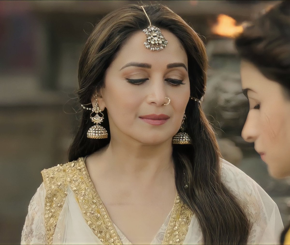 laylaa_rrrr's tweet photo. The aesthetics ✨*this face* 

The way they totally misused her talent in Kalank is unforgivable.
#MadhuriDixit https://t.co/LUWoQKSC3R