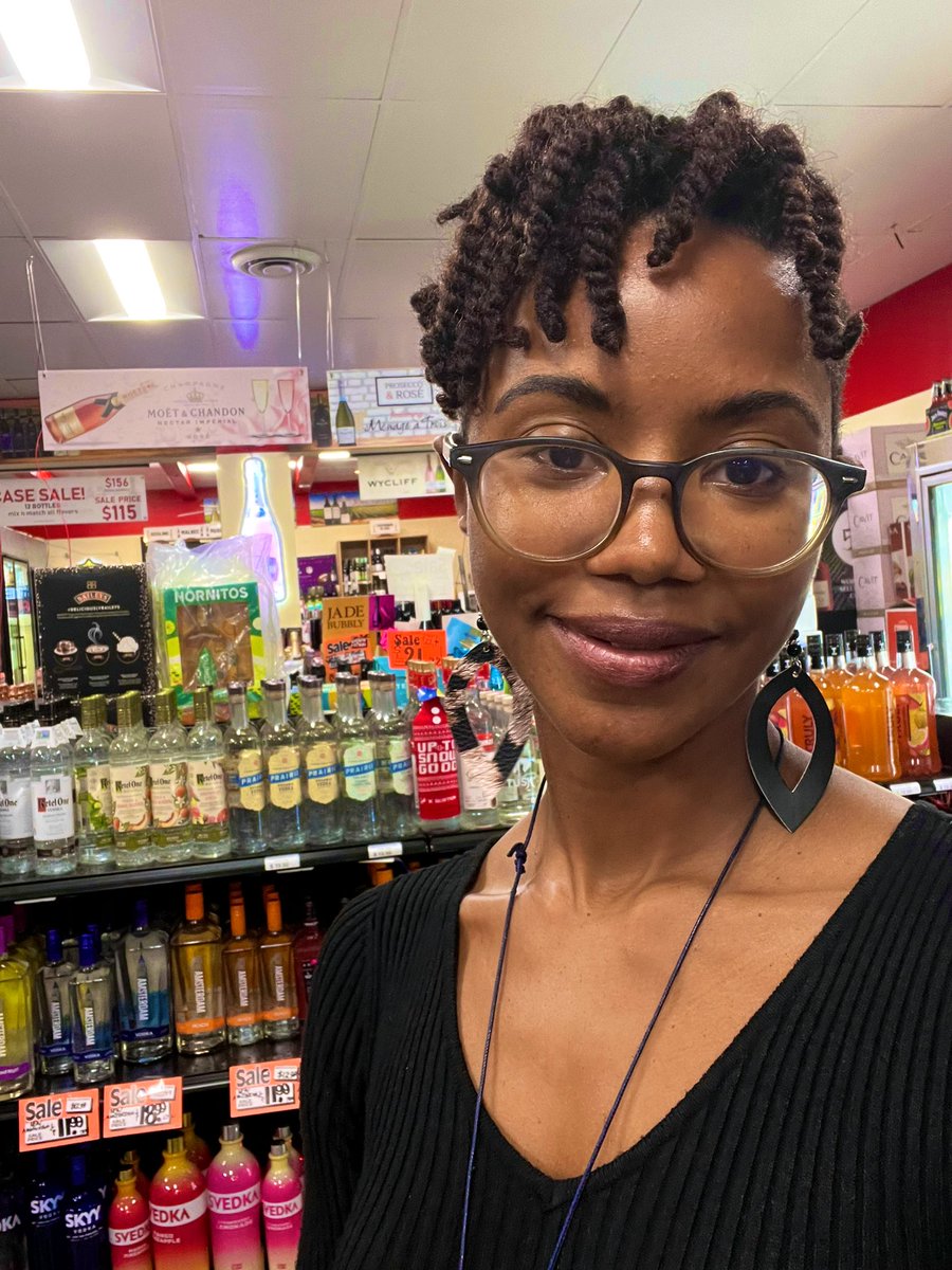 BmoreBeloved's tweet photo. Friday night’s vodka tasting 🍸💁🏽♀️
#SmokeLab #Aniseed #saunf https://t.co/hZUC3fG3az
