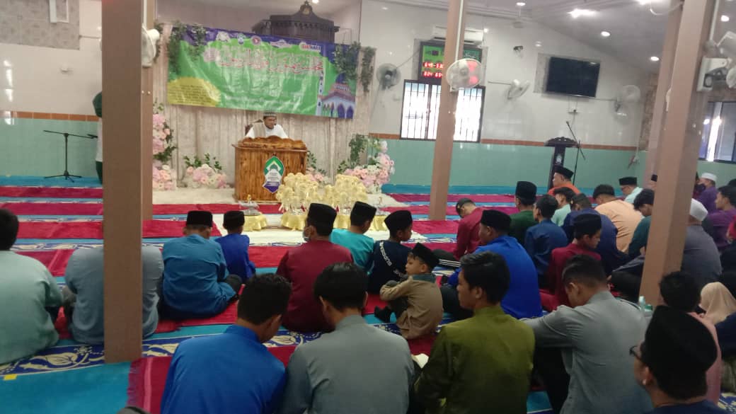 aadkmersing's tweet photo. 15 Oktober 2022 | Sabtu 

Program Community Empowerment - Sambutan Maulidur Rasul 1444H di Masjid Jamek Kampung Pengkalan Batu, Mersing.

#MersingBersihKesayanganKita
#DadahTerkawal2025
#TakPerluStimGuys
#LebihBaikCegah
#KitaDemiNegara https://t.co/OurwDHYU4K