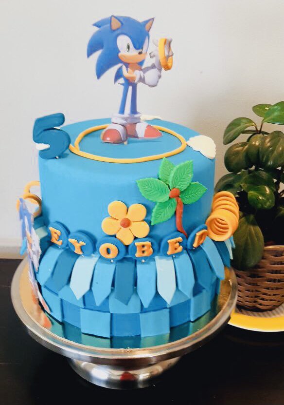ElfegnG's tweet photo. As one of the most popular children's movie characters, Sonic the Hedgehog is here as a cake-based character chosen by the birthday boy. 
@Eyobed Happy 5th Birthday

Order here 
📞 +251 11 863 4062
☎️ +25111 639 4951
📱 +251 97 398 1818
https://t.co/CcnMq0CE6d https://t.co/DCYLxDMKxN