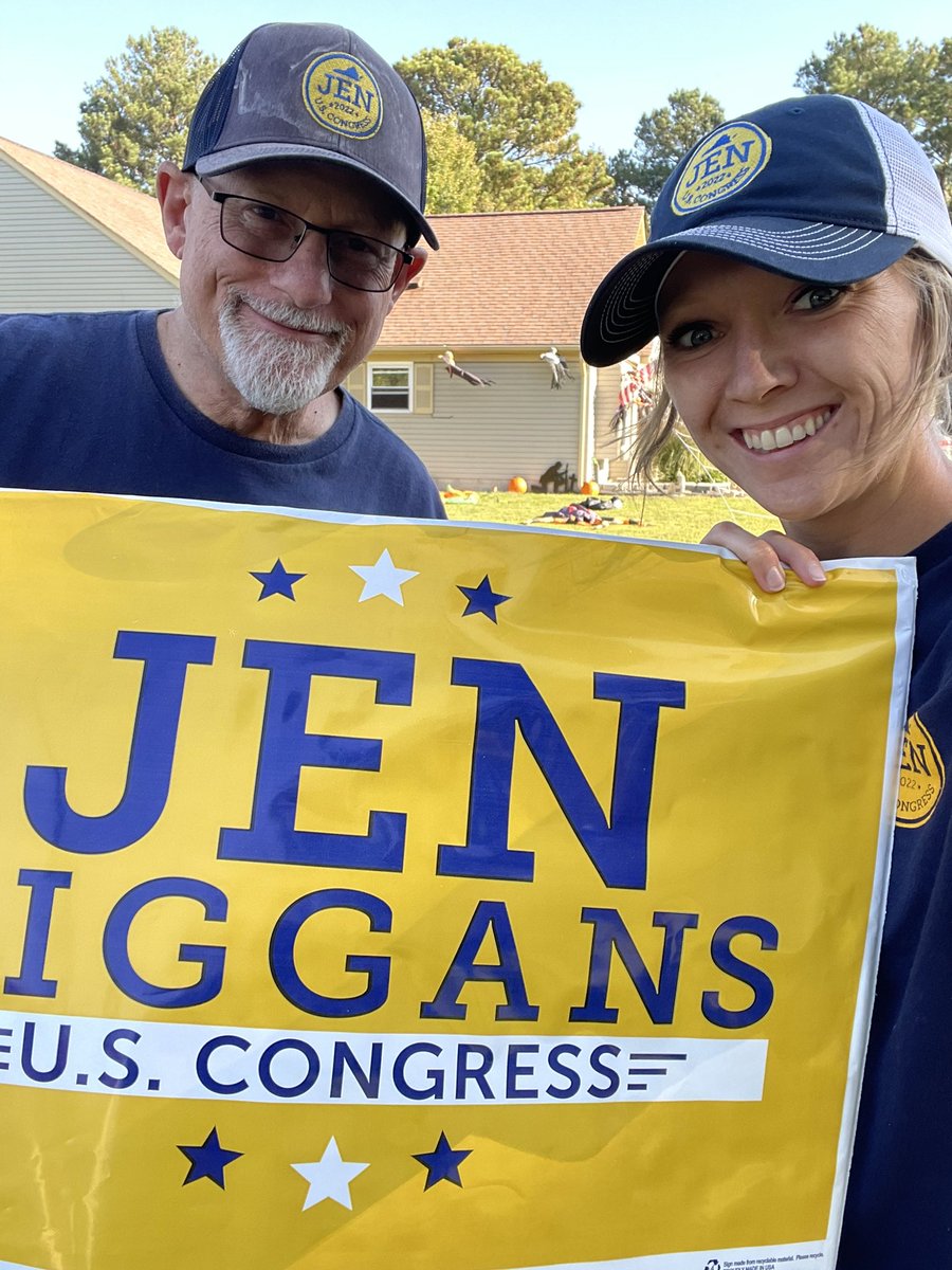 MaralMoreland's tweet photo. Another weekend of action in the books. Beautiful weather to canvas for @JenKiggans #VA02 #LeadRight #OperationRed https://t.co/bm9kZT7ipG