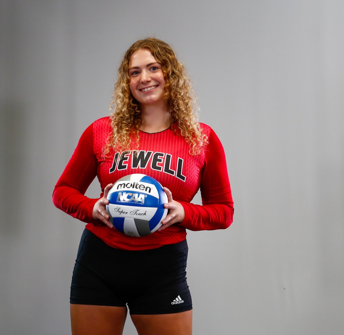 Big weekend for the rookie! 

21 kills ➕ 14 blocks ➕ 11 digs ➕ 3 aces

✅ Midwest Crossover All-Tournament Team