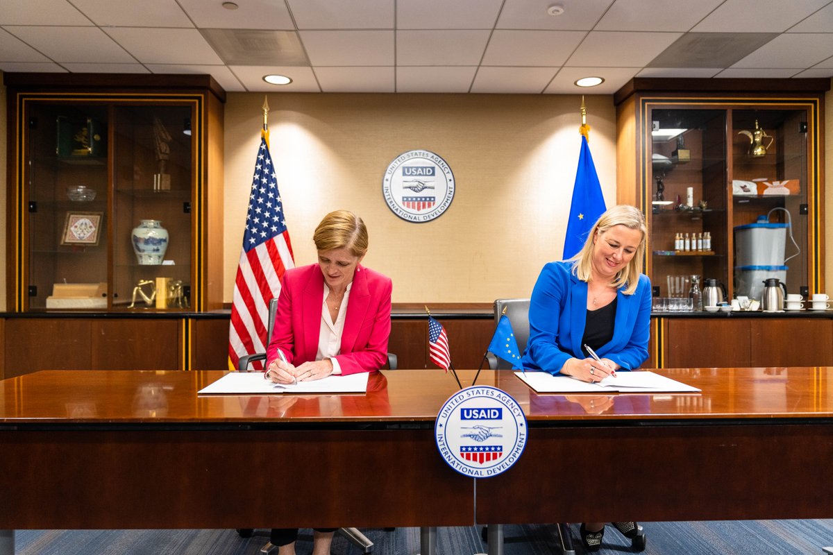 PowerAfricaUS's tweet photo. Delighted to announce: @USAID's @PowerUSAID signed a Power Africa MOU w/ @EU_Commission's @JuttaUrpilainen! We look forward to collaborating to increase #EnergyAccess, accelerate a just #EnergyTransition &amp; advance the sustainable development of sub-Saharan Africa's #EnergySector. https://t.co/GNknZC1MYw
