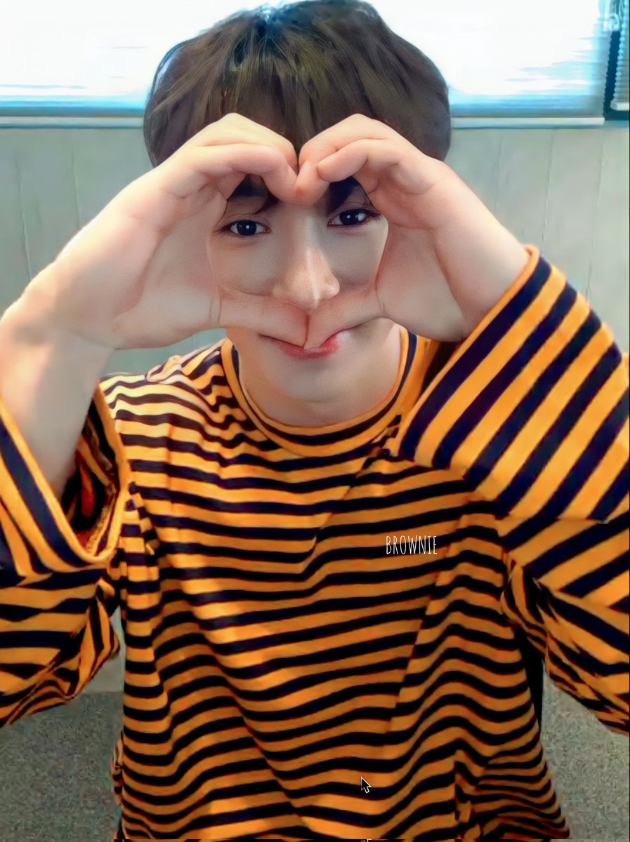 2403BROWNIE's tweet photo. 221017 🐰💗 MMT Bittersweet 영통
너무 귀여워 ㅠㅠㅠㅠㅠㅠㅠㅠ
#원호 #WONHO
#WONHO_DontRegret
#WONHO_Bittersweet 
@official__wonho https://t.co/6YBIEMiYAU