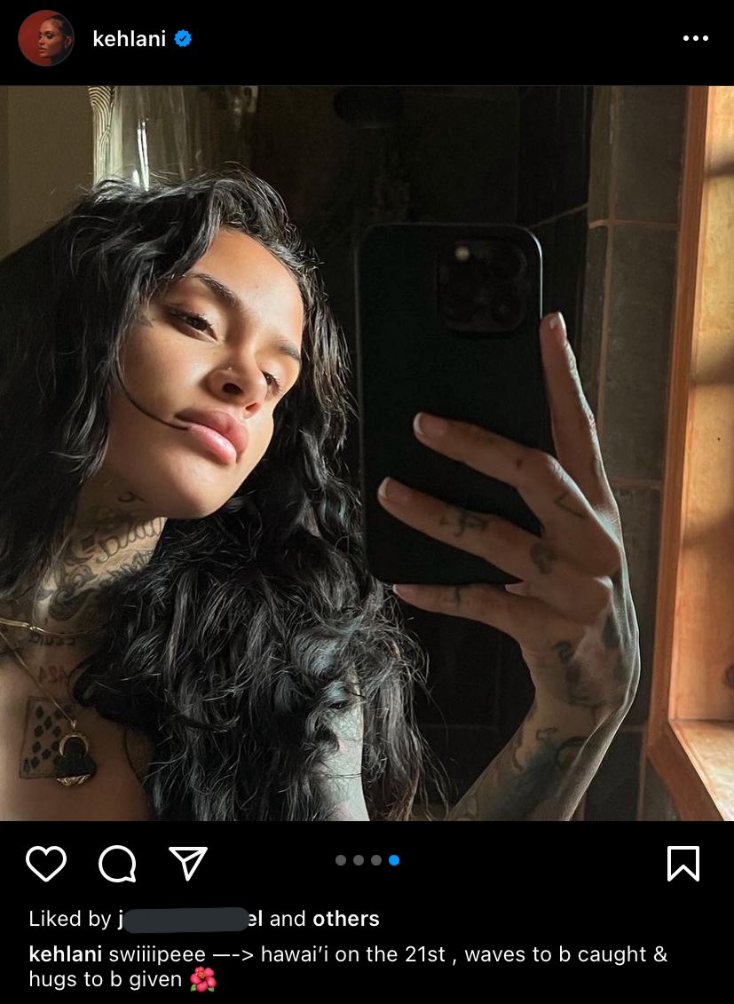 kehlanifiles's tweet photo. kehlani going to hawaiโi on their #YSBHTour, 2015 vs. them on the Blue Water Road Trip, 2022.
a full circle moment ๐ฅน https://t.co/ltRGnngCDi
