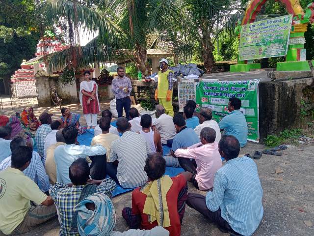 CipmcB's tweet photo. FFS field days by CIPMC, Bhubaneswar #IPM #DPPQS #PMKisan , KHARIF 2022-23 https://t.co/frsDG6pgb0