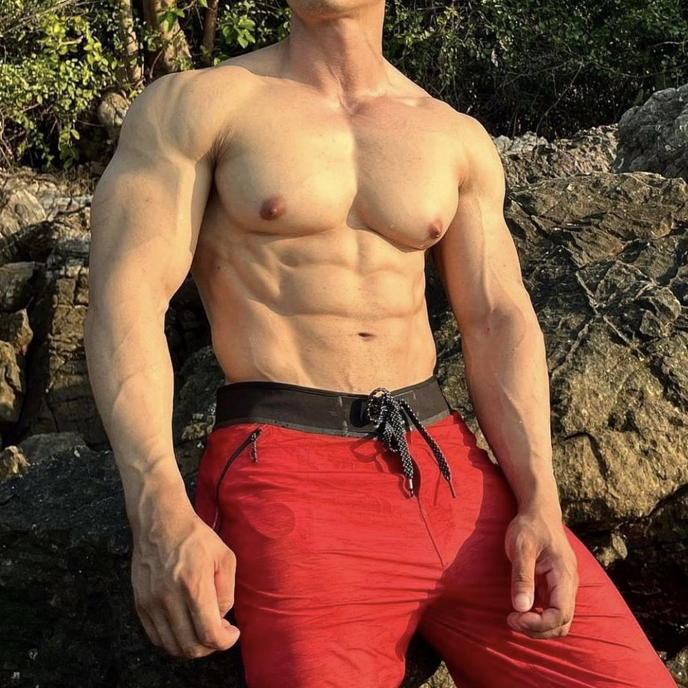 Yiw_transman's tweet photo. ใครหุ่นแบบนี้ขอพิจารณาเป็นพิเศษเลยครับ #หล่อล่ำ #กล้ามใหญ่ อยากรู้จังว่าจะ แข็ง 💪🏼 แรง 🦵🏼ดี 💦 ขนาดไหน #นักกล้าม #muscular #muscle #bulge #แข็งแรง #ใหญ่ #กล้ามโต สนใจอยากลองทอมทรานส์แมนทักได้ครับ https://t.co/U5COa1qnOs