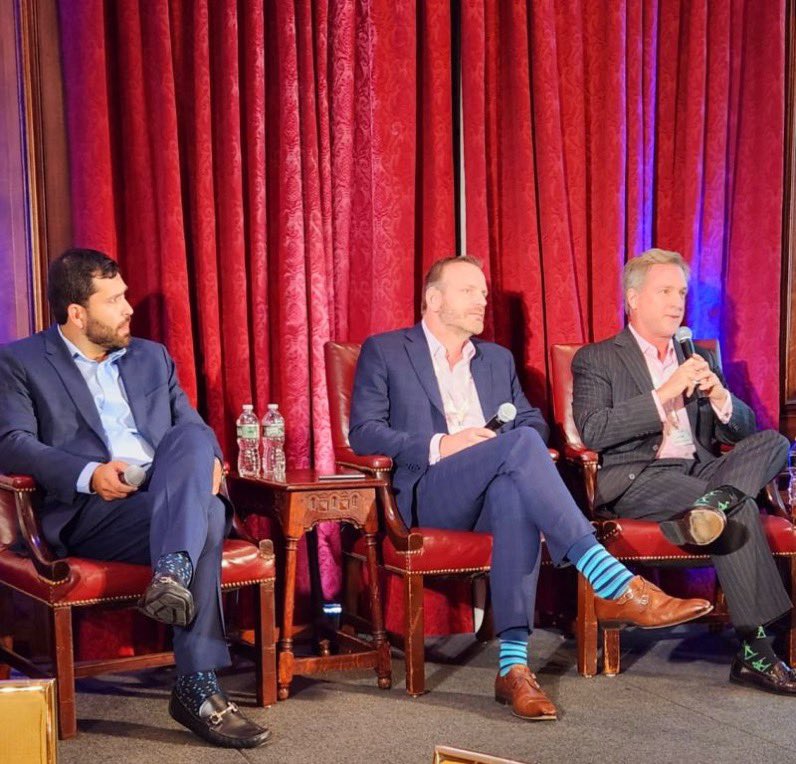 Aurivos1's tweet photo. Trends in energy supply and demand, from oil and gas to renewables. Family Office Forum New York.
Humberto,CEO, ARB Energy
Martijn, Co-founder, Managing Partner, Aurivos Group
Ernest Miller, CEO Bluescape Clean
#oilandgas #renewables #energy #markettrends #investing #cleanenergy https://t.co/mIdNFiexJw