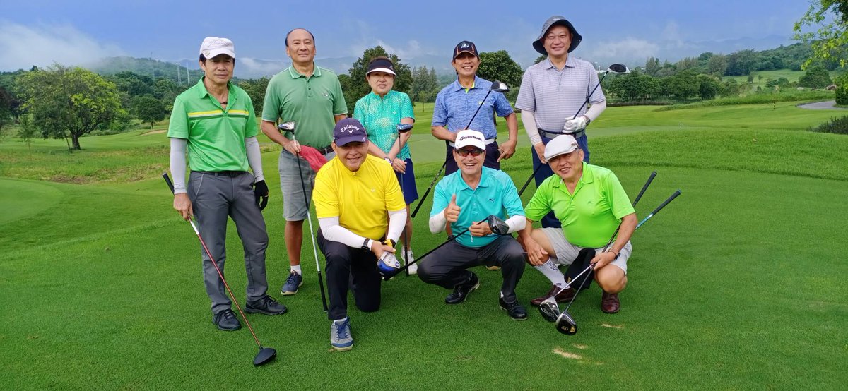 golf_asian's tweet photo. Not many things are better than a great day out on the course with your good friends! Oliver and friends thought the same and booked a Hua Hin golf holiday with Golfasian. Chat with our friendly golf travel experts any time: https://t.co/ga0Fgid16Q 

#golfasian #thailandgolf https://t.co/qmXHu8QHSO