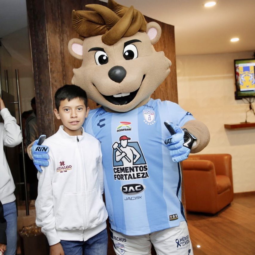 En este partido de los <a href="/Tuzos/">Club de Futbol Pachuca</a> vs <a href="/TigresOficial/">Club Tigres 🐯</a>, nuestros invitados de honor son estudiantes destacados de Educación Básica y deportistas del Centro Estatal de Alto Rendimiento.