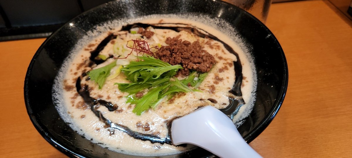 そんなこんなで納車完了!!
飯時なのでラーメン屋へ… 