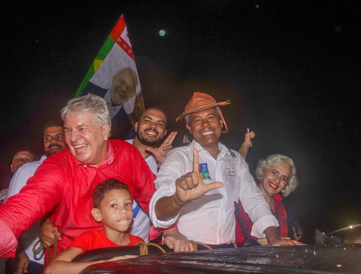 Jeronimoba13's tweet photo. ⭐️ Pegou pressão, meu povo! 🤩 O que a nossa estrela uniu, ninguém separa, viu?! #Ubaitaba está junto com Lula e Jerônimo! Vamos juntos? 😉 #Vote13 https://t.co/D5elERSy5v