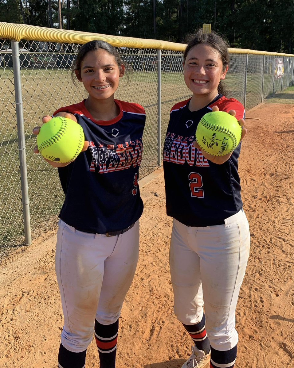 NTXAces18u's tweet photo. Super proud of these ladies ! Bomb Squad at Ronald McDonald! Can’t say much more than these smiles! Beauty and Beastmode! 🥎💪#RM#BombSquad#afstrong! @t0r1m @Skylar64525363 @ThorntonV_03 @MacBulldogsSB @HillCollegeSB @CoachStoneTAMUT @CoachKAnderson @LATechSB @SUsoftball_ https://t.co/CN3ijOXoPs