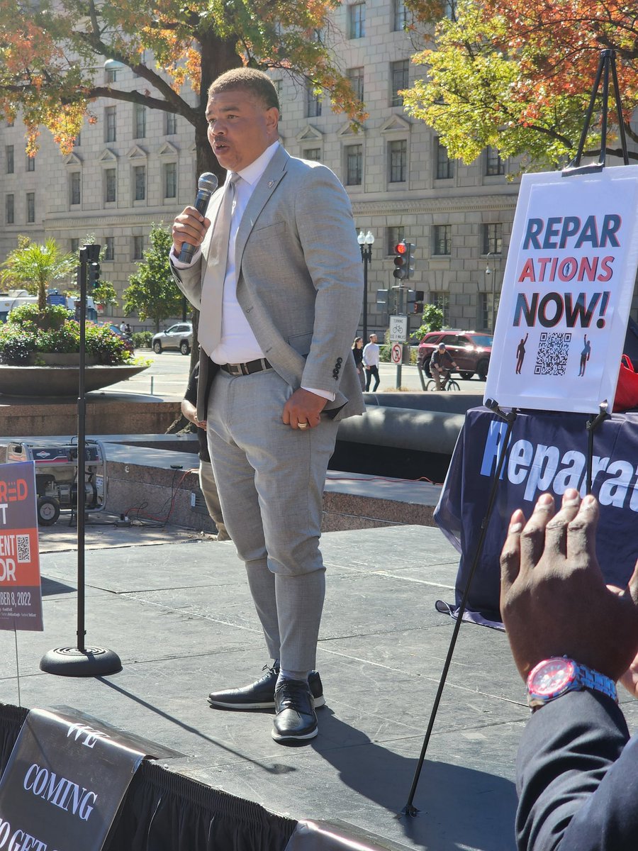 BlaccseedAmeri1's tweet photo. Comedian and D.C. native Red (Rodney) Grant, who is running for D.C. Mayor spoke at the Reparations rally today on Pennsylvania Ave. #DMV #Reparations #Rally #DMVFREEDMEN #BTP #RashadSingleton #RedGrant https://t.co/qCb1R3YcHM