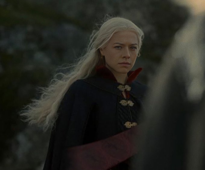 taylornjoy's tweet photo. como pode ser a mulher mais linda de westeros https://t.co/gSZvNhTTu4