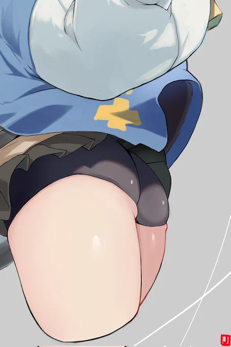 #太もも晒すとフォロワー増えるって聞いたんですがシャドウバンなのに?! 