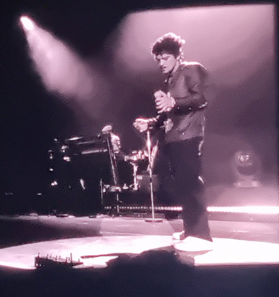 HooliganKylie's tweet photo. 🎶When i was..........your.... man🎶
#sydney #Australia #BrunoMars #hooligans #wiwym #allianzstadium #tegdainty https://t.co/CU3QmC0t1b