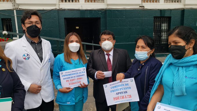 hscyet5's tweet photo. Los profesionales CAS INDETERMINADOS de ESSALUD pedimos congresista @JOSELUNA_G ,cumpla su compromiso en dictaminar los proyectos de Ley ; por nuestra estabilidad laboral y un trabajo digno para todos @sinassc728 #CasNuncaMasEnEssalud https://t.co/XyU0kiNqEI