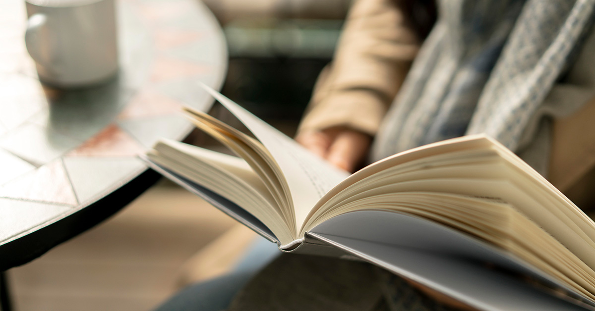 Deakin's tweet image. 🎓 #DeakinGrad | You don’t stop learning the minute you graduate. Here's how to change that feeling of stagnancy and create something more, do more – stay engaged.

🔗 bit.ly/3s0wZYp