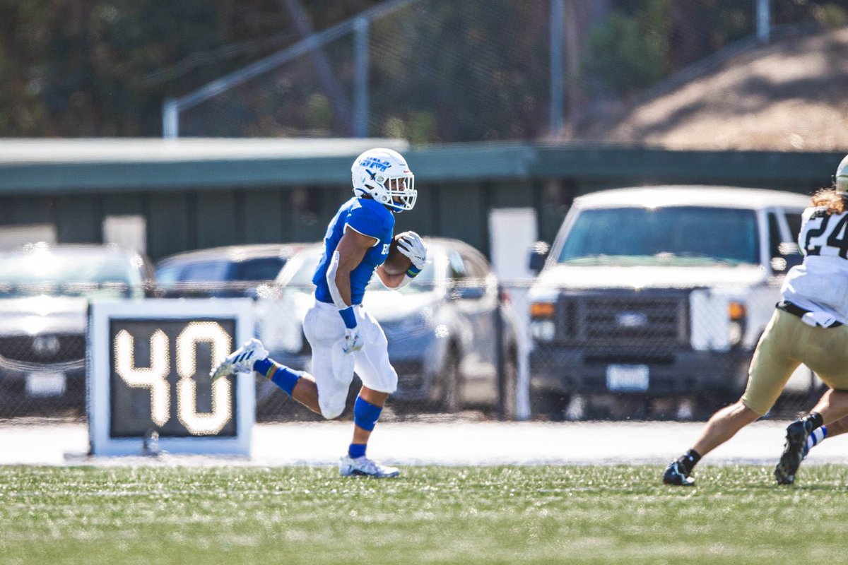As a recruit I wonder if there’s something missing with my portfolio? Film? I got film. Grades? I got grades. Stats? I got stats? DAWG? 100% DAWG. Anyone got any tips or suggestions on how to get my name on a coaches recruit list? IM HUNGRY!! #JUCOPRODUCT