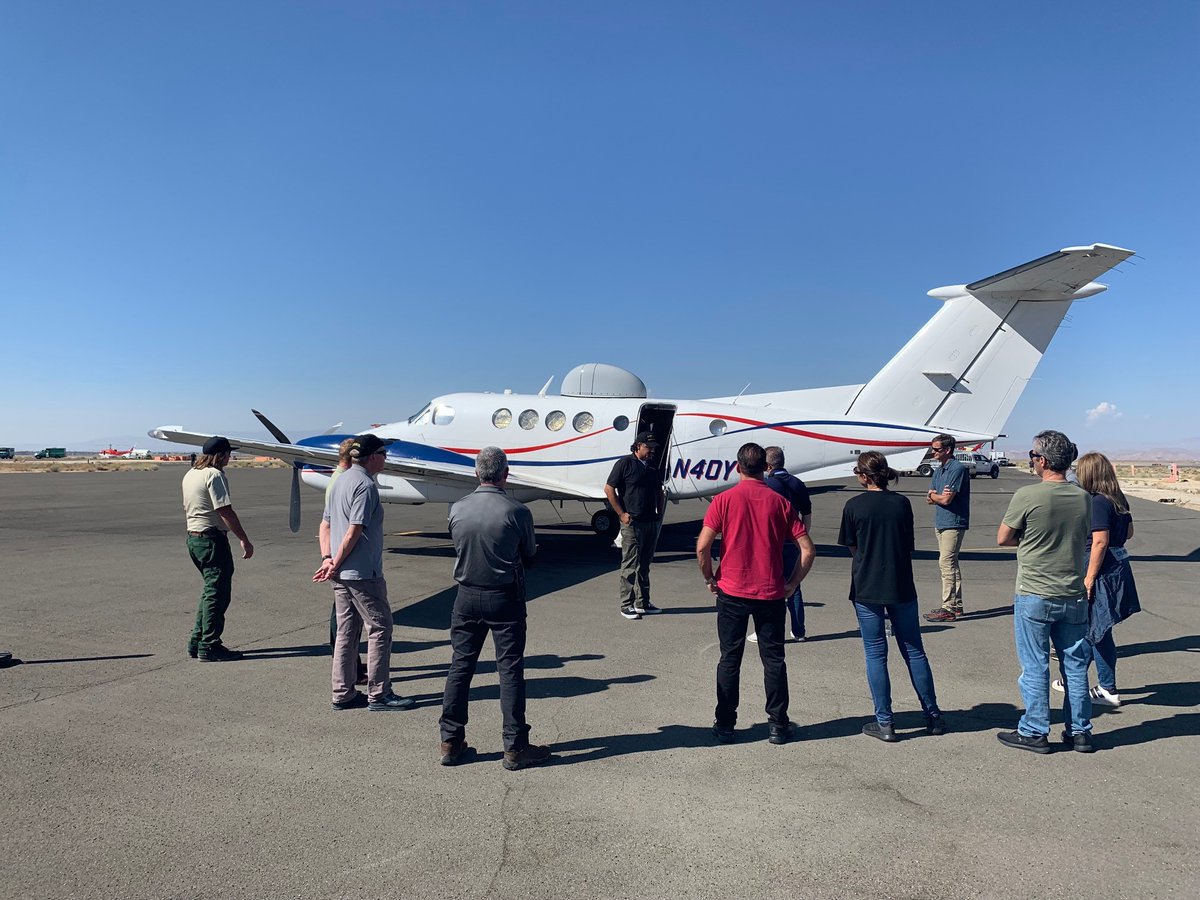 Angeles_NF's tweet image. #Fire officials from Greece toured the #USForestService aviation program (Angeles NF) @ Fox Fire Center (Lancaster)--helicopter night operations, intelligence aircraft, and fire simulation tools. @IAWF @pyrosvestiki @forestservice @R5_Fire_News @usfs_r5 @Cal_OES @LAFD @LACOFD