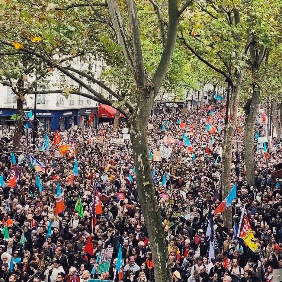 MathieuLFI's tweet image. 140 000 personnes contre la vie chère et l&apos;inaction climatique à Paris 🔥🙏🏻✊🏻

On est là pour faire mieux 🔥

#sciamotuttiantifascisti
#Nupes 
#UnionPopulaire
#FranceInsoumise