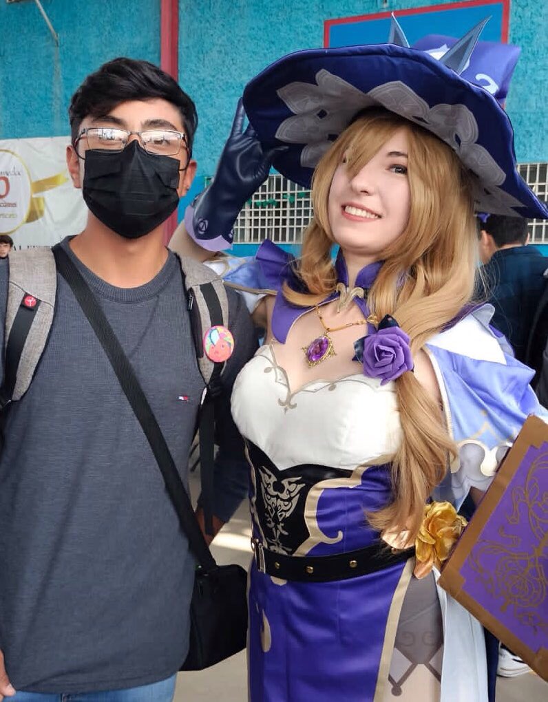 Rowensito's tweet photo. Que bonito me la pase en la conve de antares, vi cosplays muy bonitos y vi a Mario castañeda y Lalo garza la próxima llevo más dinero https://t.co/0JDHB568Nn
