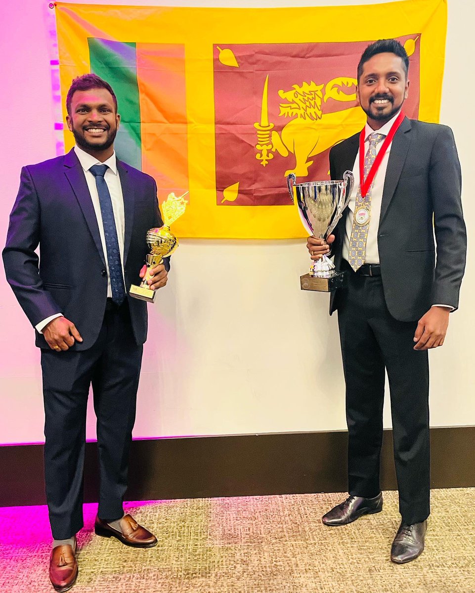 14Madushan's tweet photo. Two 🇱🇰 Sri Lankans in 🇨🇦

Things work out best for those who make the best of how things work out!

#awardsnight #bcmcl #cricket #cricketcanada🇨🇦 #specialawards #champions #bestbatsman #bestfielder #bestbowler #westvancouvercc #leagueawards #britishcolumbia #SriLanka 🇱🇰 https://t.co/84txye5o2R
