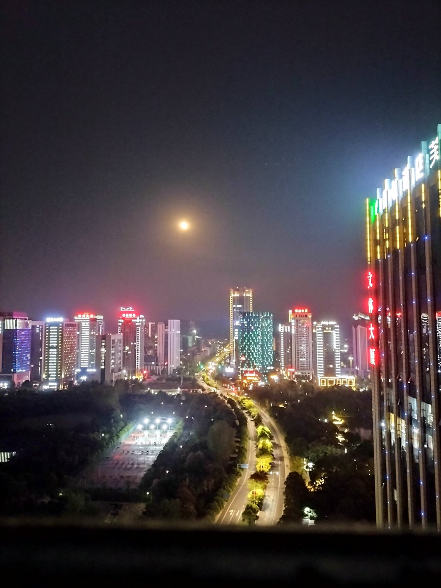 dadadalongwang's tweet photo. 灯火阑珊 https://t.co/JDYCFG8zE9