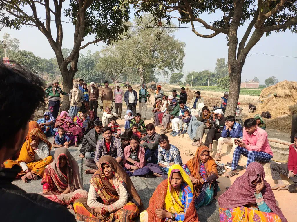 agniveer's tweet photo. Agniveer released Baburapur from the games of conversion. We organised a Hindu Ekta &amp; Vedic Deeksha Yajna, followed by #JaneuForAll. Dargah visitors received Vedic Deeksha. Naman to all who continue to support our Yajna for Vedic restoration.
Keep Supporting🙏🏻 https://t.co/iTbpshog6q