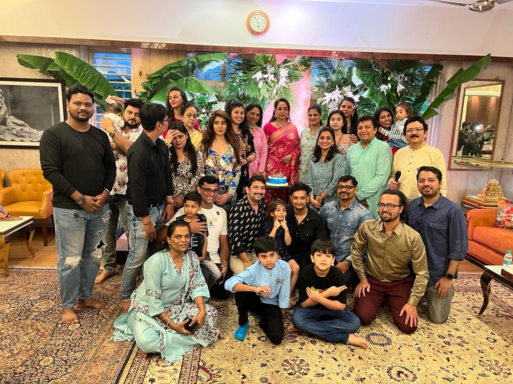 dreamgirlhema's tweet photo. Three celebrations : first at the Iskcon temple with Radha Krishna🙏, second with all my dance group members &amp; a few friends, then a larger crowd at 8PM with special friends &amp; well wishers. Iskcon I’ve posted. The 2nd event photos are below😊 https://t.co/LSkkYLsClx