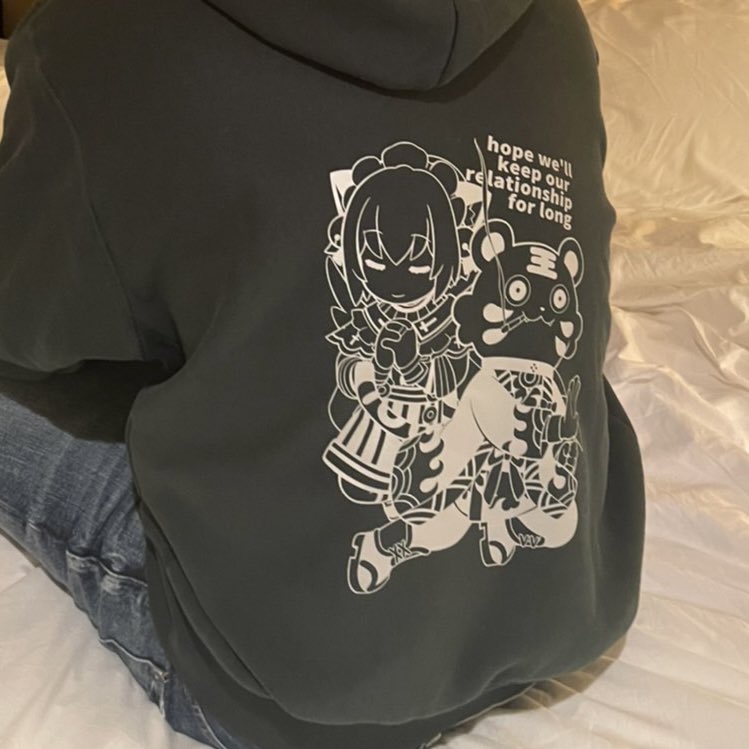 昨日頂いたプレゼント着てみた！！
これともう一枚黒があるぅ！！