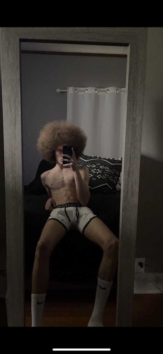 MakeTrueDreams1's tweet image. Retweet if you’d fuck me.