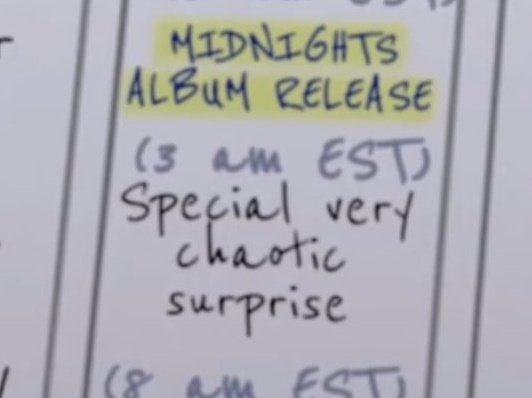 oldhhabits's tweet photo. if this is a tour announcement im going live on instagram and killing myself in front of all of you https://t.co/wUyu9flVEH